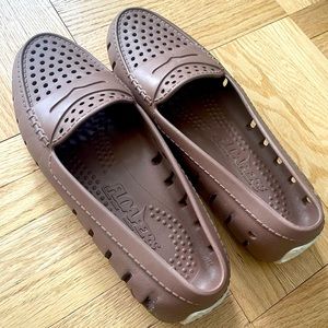 BRAND NEW Floafers water-friendly shoes